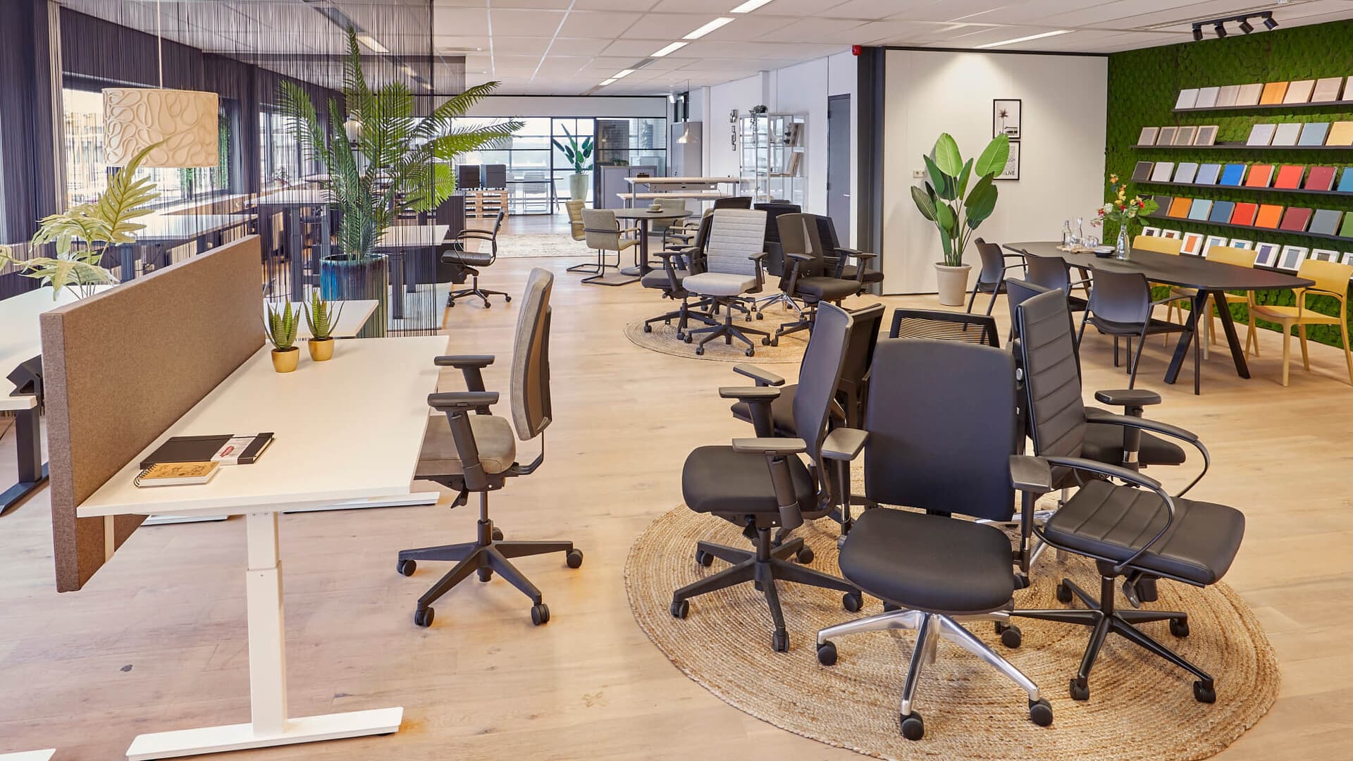 over ons showroom 2